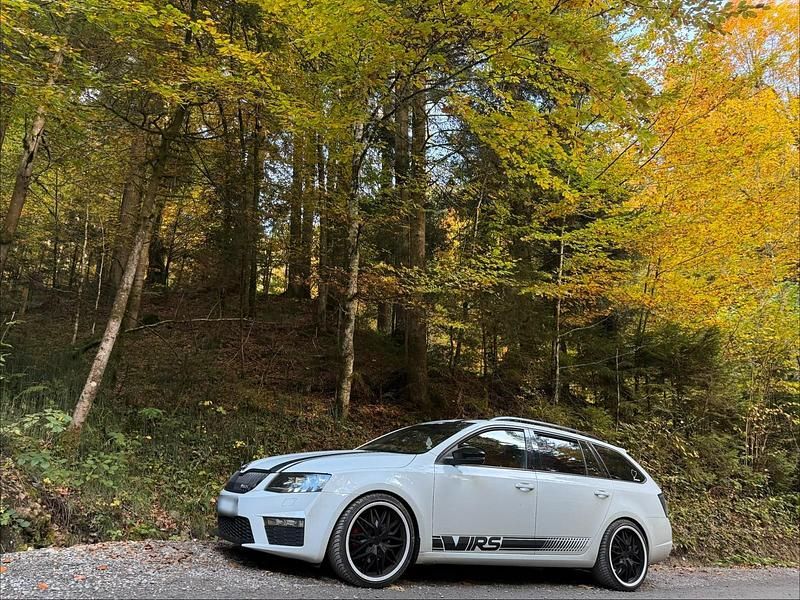 Gebraucht Skoda Octavia RS 184 PS (135 kW) 2016 Weiß Kleinwagen