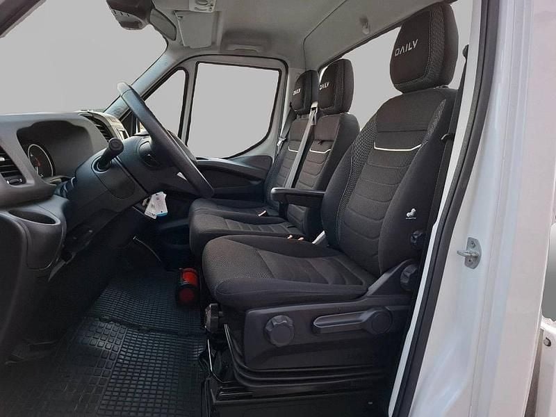 Gebraucht Iveco Daily 175 PS (128 kW) 2023 Weiß Pickup