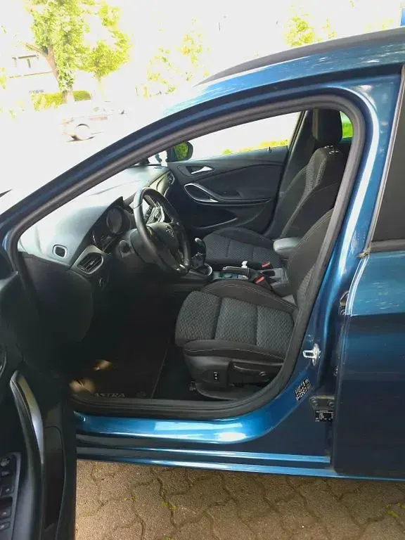 Używany Opel Astra Edition 110 KM (80 kW) 2016 Niebieski Kombi