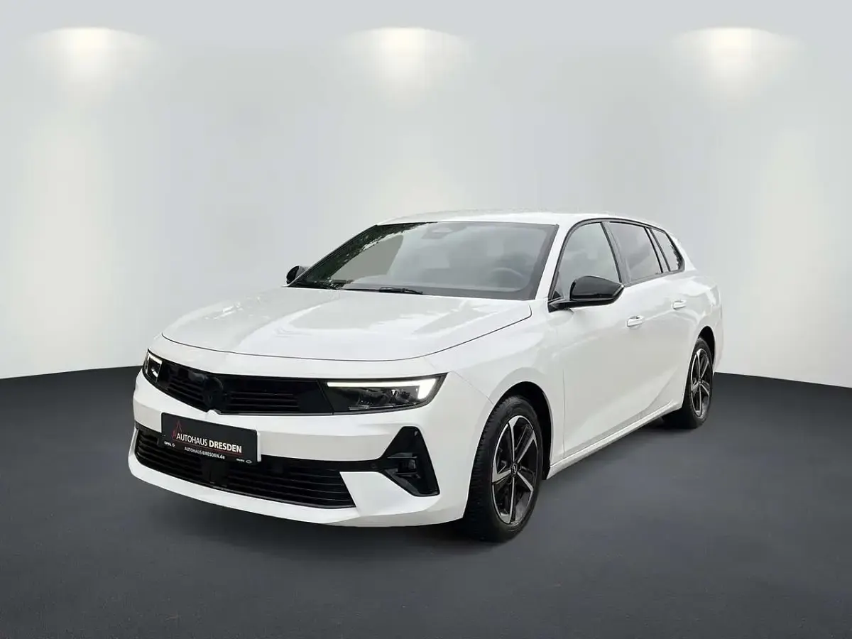 Gebraucht Opel Astra 131 PS (96 kW) 2024 Jade weiss (uni) Kleinwagen