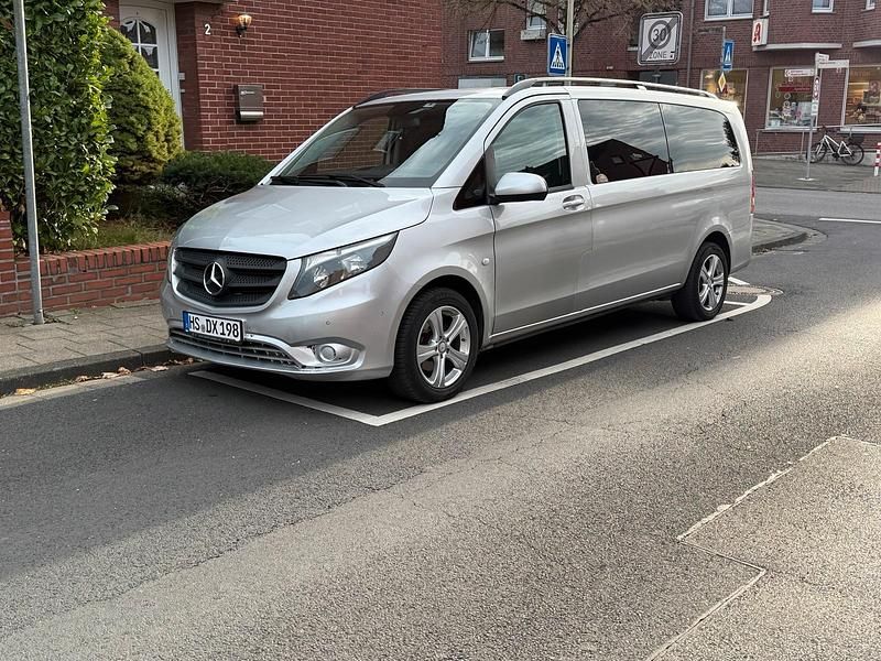 Silber Gebraucht 2015 Mercedes Vito Van / Kleinbus | 14.800 € - Bild 1/4
