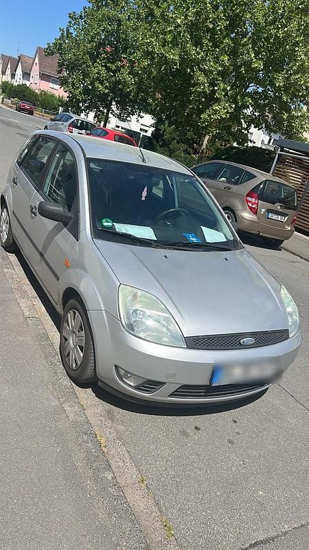 Gebraucht Ford Fiesta 70 PS (51 kW) 2005 Grau Kleinwagen