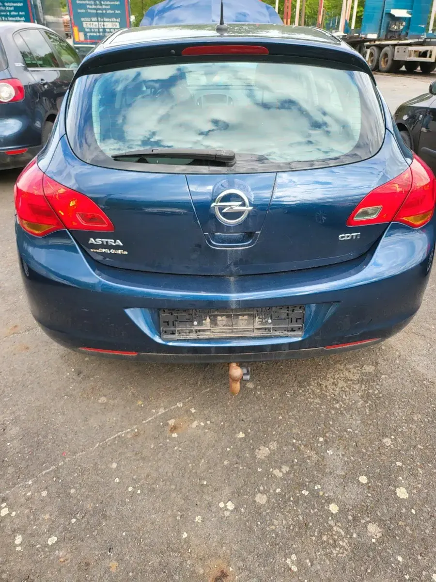 Gebraucht Opel Astra 120 PS (88 kW) 2010 Blau Limousine