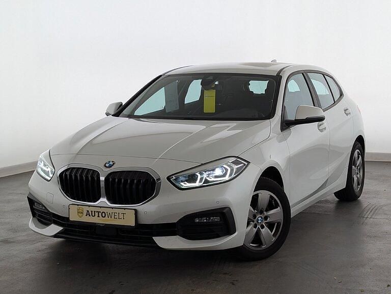 Mineralweiss Gebraucht 2022 BMW 118 Advantage Kleinwagen | 19.960 € (Guter Preis) - Bild 1/4