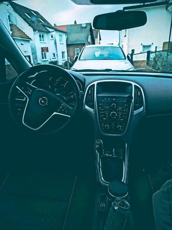 Gebraucht Opel Astra Active 140 PS (102 kW) 2013 Schwarz Limousine