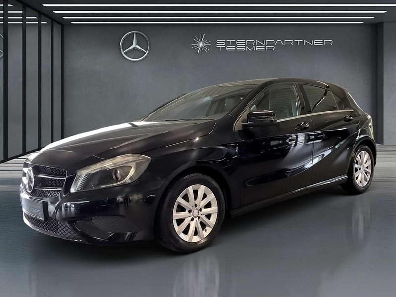 Schwarz Gebraucht 2015 Mercedes A200 Style Limousine | 15.850 € (Fairer Preis) - Bild 1/3