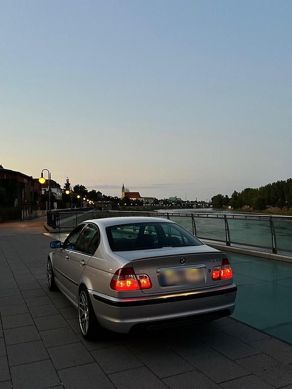 Gebraucht BMW 320 M Sport 170 PS (125 kW) 2002 Silber Limousine