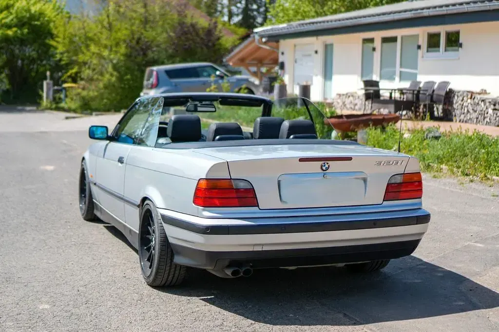 Gebraucht BMW 328 Cabriolet Performance 193 PS (141 kW) 2000 Silber Cabrio