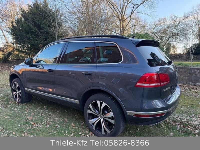 Gebraucht VW Touareg 262 PS (192 kW) 2016 Grau SUV