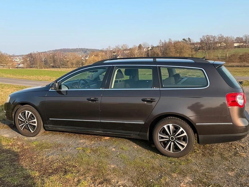 Gebraucht VW Passat 140 PS (102 kW) 2007 Braun Kombi