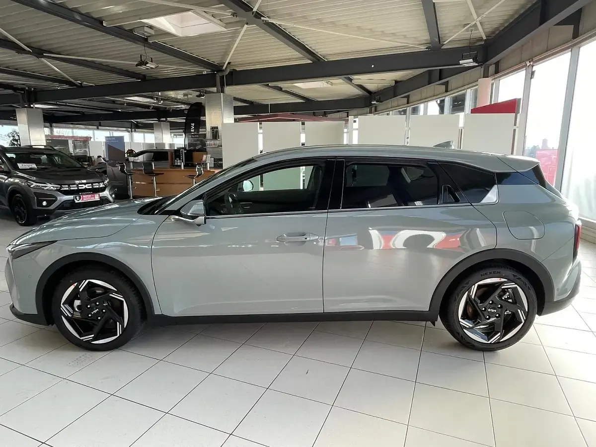 Neu Kia K4 150 PS (110 kW) 2025 Morgenbrise Limousine
