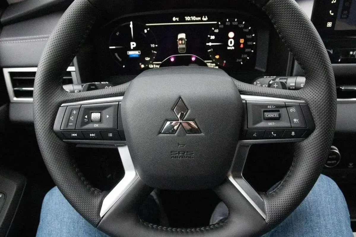 Neu Mitsubishi Outlander P-HEV Edition 306 PS (225 kW) 2025 Grau SUV
