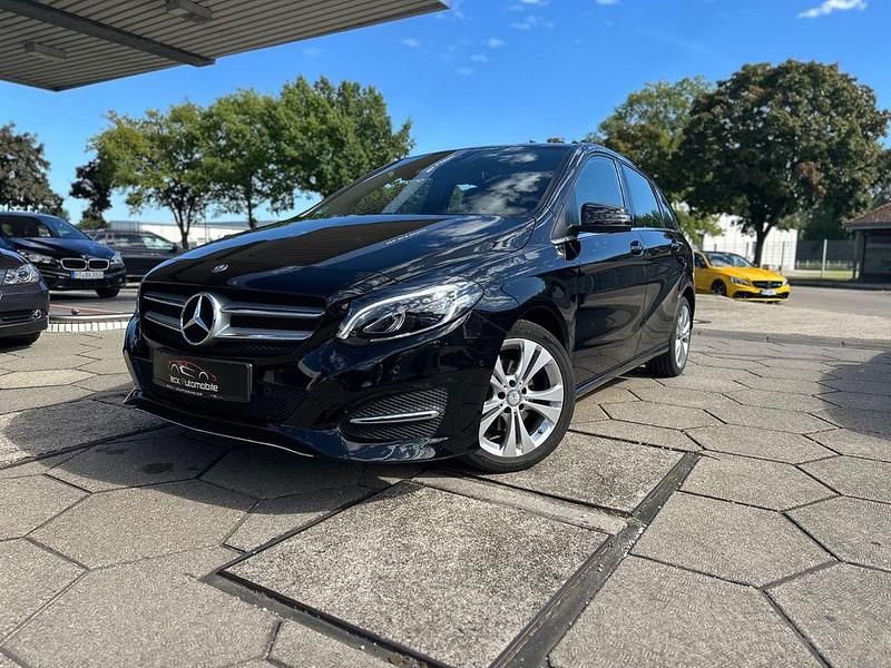 Schwarz Gebraucht 2016 Mercedes B180 AMG Van / Kleinbus | 13.900 € (Fairer Preis) - Bild 1/4