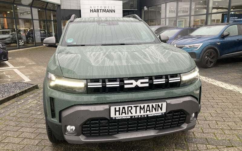 Weiß Gebraucht 2024 Dacia Duster Journey SUV | 29.990 € (Fairer Preis) - Bild 1/4