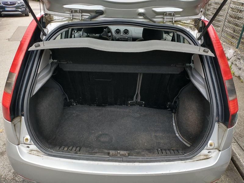 Gebraucht Ford Fiesta 80 PS (58 kW) 2002 Silber Kleinwagen