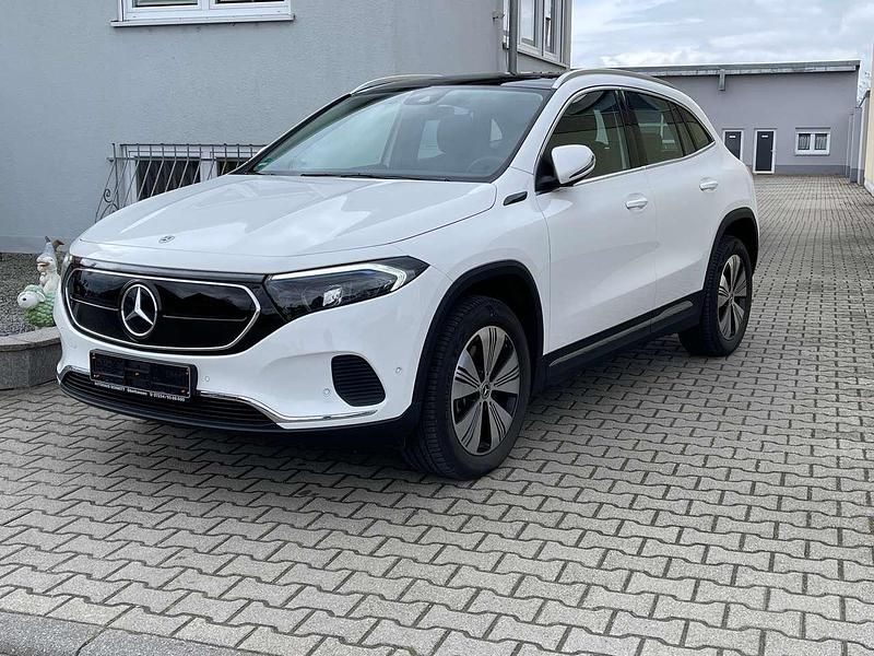 Gebraucht Mercedes EQA250 Progressive 139 kW (190 PS) 2022 Polarweiss  unilack SUV