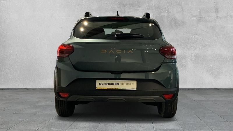 Neu Dacia Sandero Stepway 101 PS (74 kW) 2025 Grün Limousine