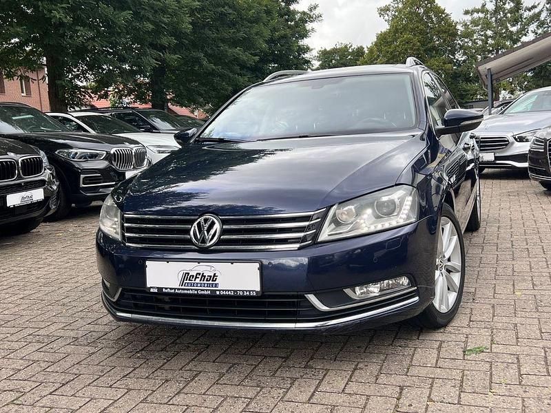Blau Gebraucht 2011 VW Passat Comfortline Kombi | 5.900 € (Guter Preis) - Bild 1/4