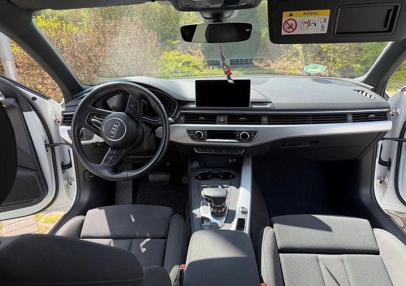 Gebraucht Audi A4 S-Line 190 PS (139 kW) 2019 Weiß Limousine