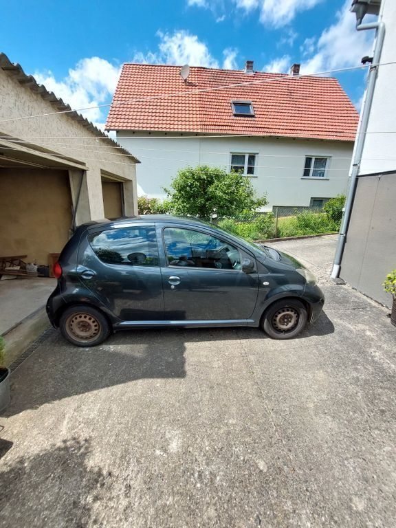 Grau Gebraucht 2008 Toyota Aygo Kleinwagen | 900 € (Superpreis) - Bild 1/4