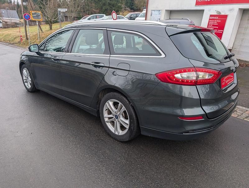 Gebraucht Ford Mondeo Titanium 150 PS (110 kW) 2016 Grün Kombi