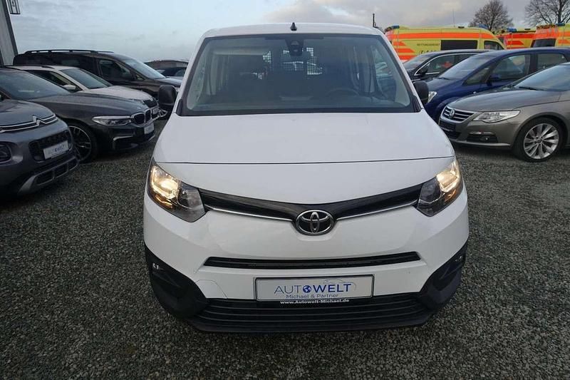 Gebraucht Toyota Proace 102 PS (75 kW) 2021 Weiß Van / Kleinbus