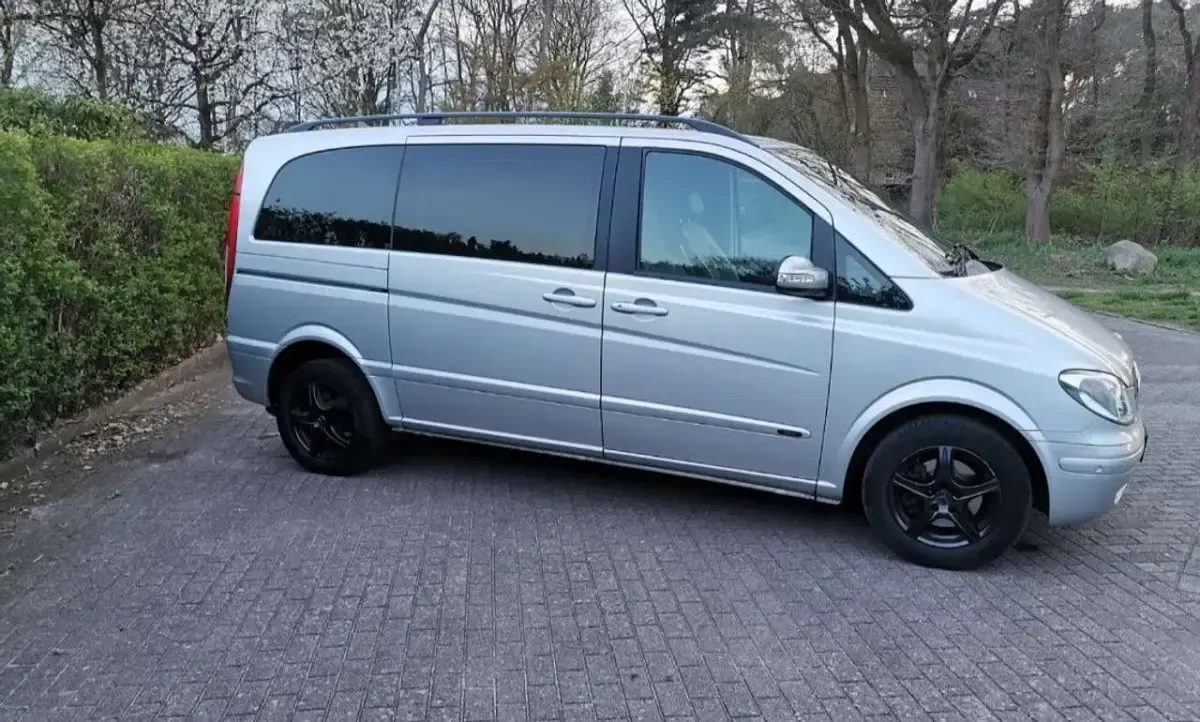 Gebraucht Mercedes Viano 150 PS (110 kW) 2008 Silber Van / Kleinbus
