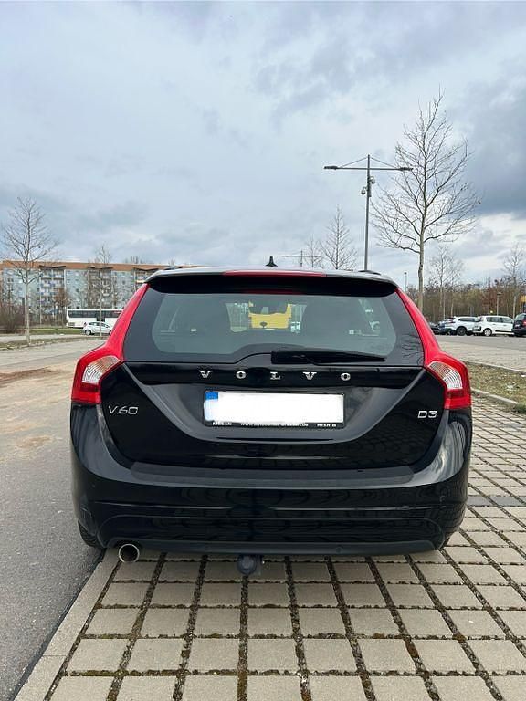 Gebraucht Volvo V60 Kinetic 150 PS (110 kW) 2017 Schwarz Kombi