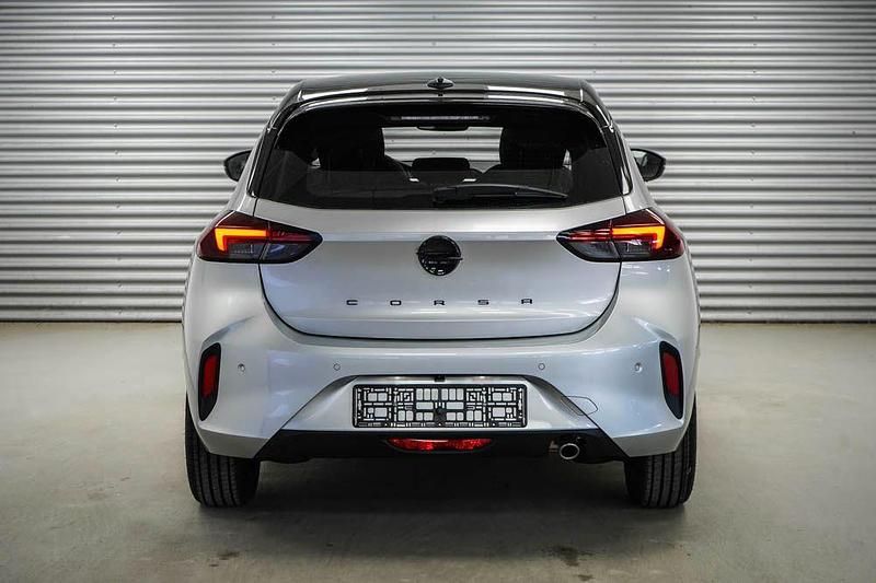 Neu Opel Corsa 101 PS (74 kW) 2025 Silber Limousine