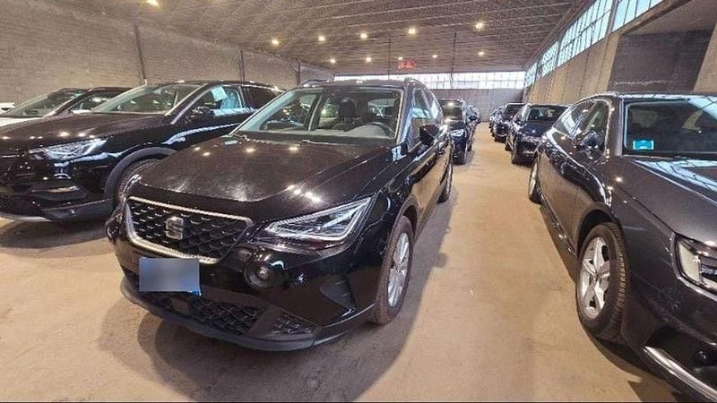 Midnight schwarz metallic Gebraucht 2022 Seat Arona Style SUV | 11.690 € (Superpreis) - Bild 1/4