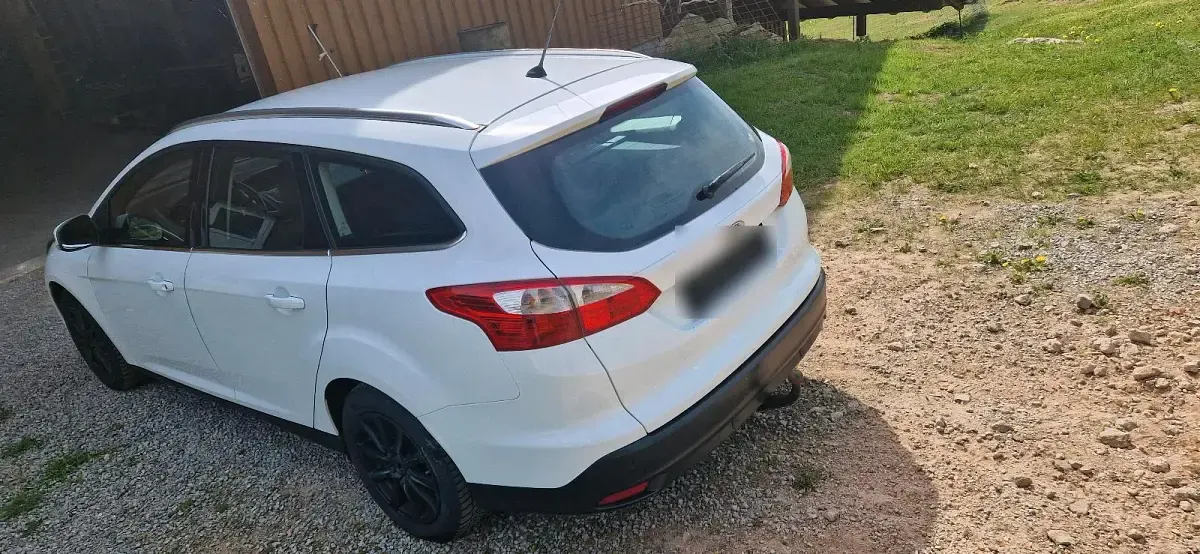 Gebraucht Ford Focus 116 PS (85 kW) 2014 Weiß Kombi