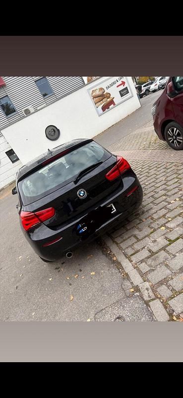 Gebraucht BMW 118 Advantage 136 PS (100 kW) 2019 Schwarz Kleinwagen