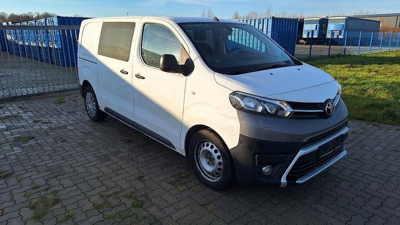 Gebraucht Toyota Proace 122 PS (89 kW) 2021 Weiß Van / Kleinbus
