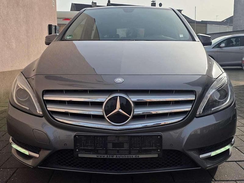 Gebraucht Mercedes B180 122 PS (89 kW) 2012 Mountaingrau  met. Van / Kleinbus