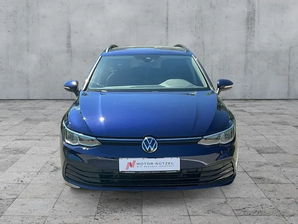 Gebraucht VW Golf VIII Life 116 PS (85 kW) 2021 Atlantik blue metallic Kombi