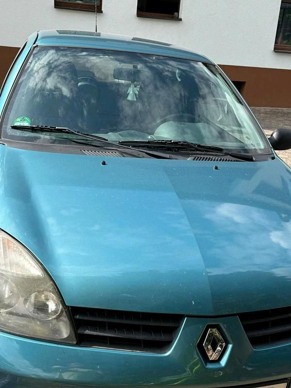 Grün Gebraucht 2006 Renault Clio II Kleinwagen | 1.500 € - Bild 1/4
