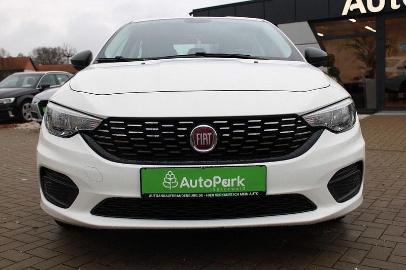Gebraucht Fiat Tipo Pop 95 PS (69 kW) 2016 Weiß Limousine