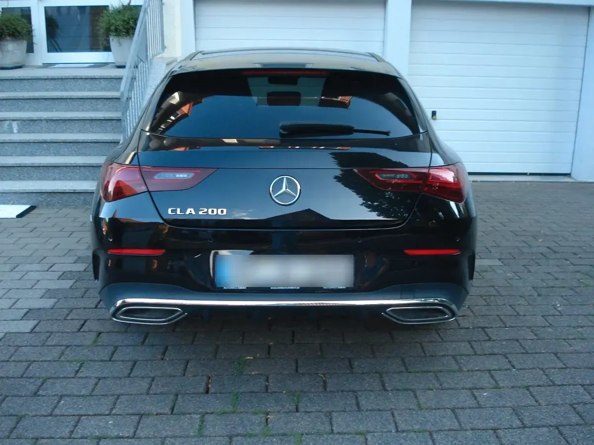 Gebraucht Mercedes CLA200 AMG line 184 PS (135 kW) 2024 Schwarz Coupé