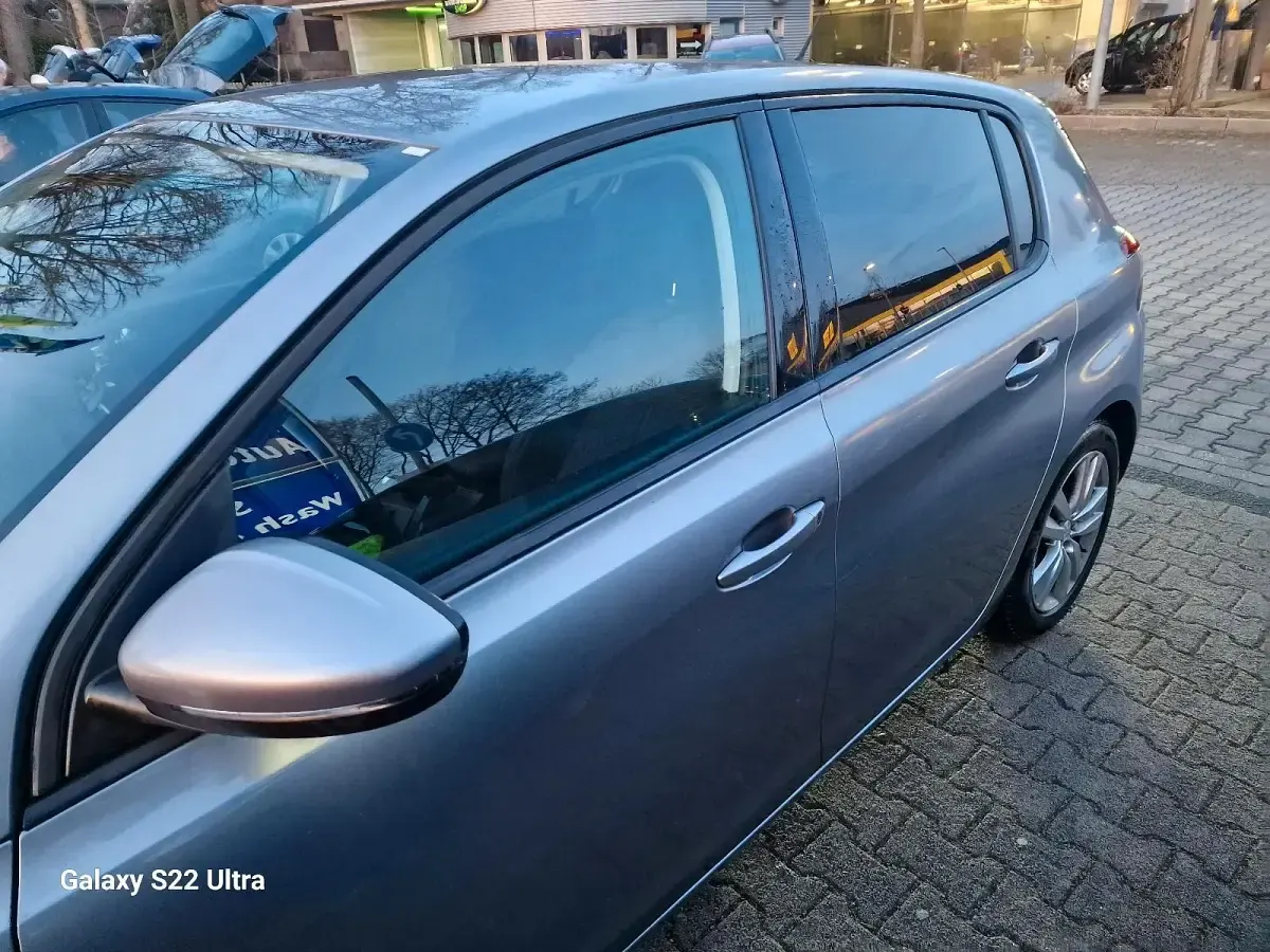 Gebraucht Peugeot 308 120 PS (88 kW) 2017 Silber Limousine