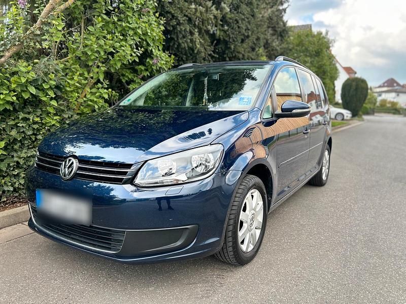 Gebraucht VW Touran 150 PS (110 kW) 2014 Blau Van / Kleinbus