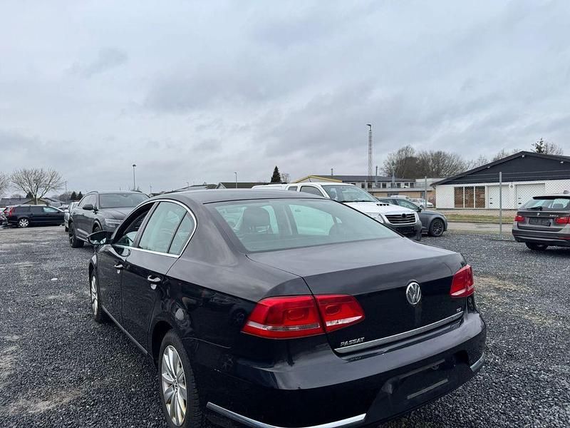 Gebraucht VW Passat Comfortline 105 PS (77 kW) 2011 Schwarz Limousine