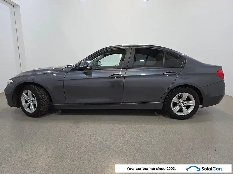Gebraucht BMW 318 143 PS (105 kW) 2014 Grau Limousine
