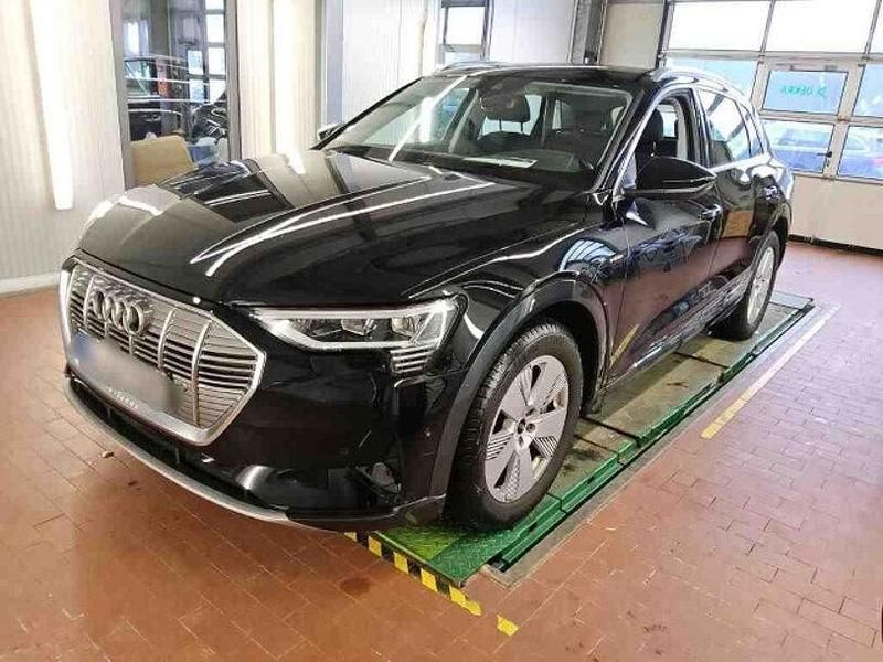 Gebraucht Audi e-tron Advanced 230 kW (313 PS) 2022 Brillantschwarz SUV