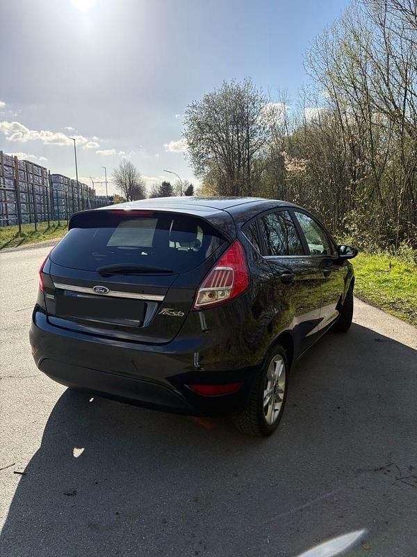 Gebraucht Ford Fiesta Titanium 101 PS (74 kW) 2016 Schwarz Kleinwagen