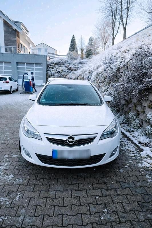 Gebraucht Opel Astra Sport 165 PS (121 kW) 2012 Weiß Kombi
