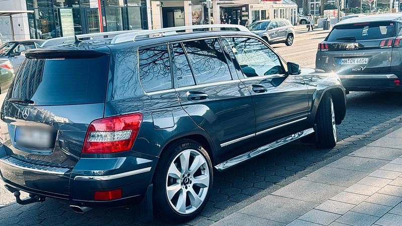 Grau Gebraucht 2008 Mercedes GLK320 SUV | 6.250 € - Bild 1/4