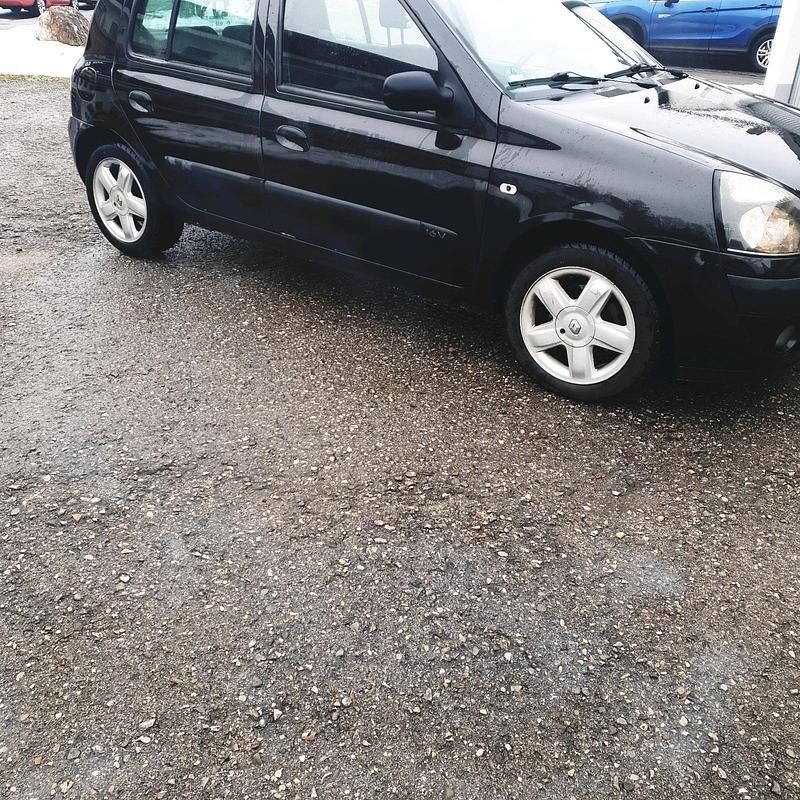 Gebraucht Renault Clio II 75 PS (55 kW) 2004 Schwarz Kleinwagen
