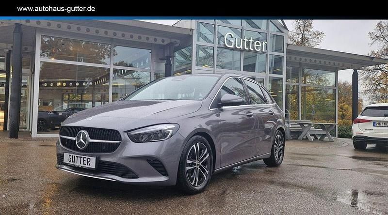 Grau Gebraucht 2024 Mercedes B200 Progressive Van / Kleinbus | 31.950 € (Fairer Preis) - Bild 1/4