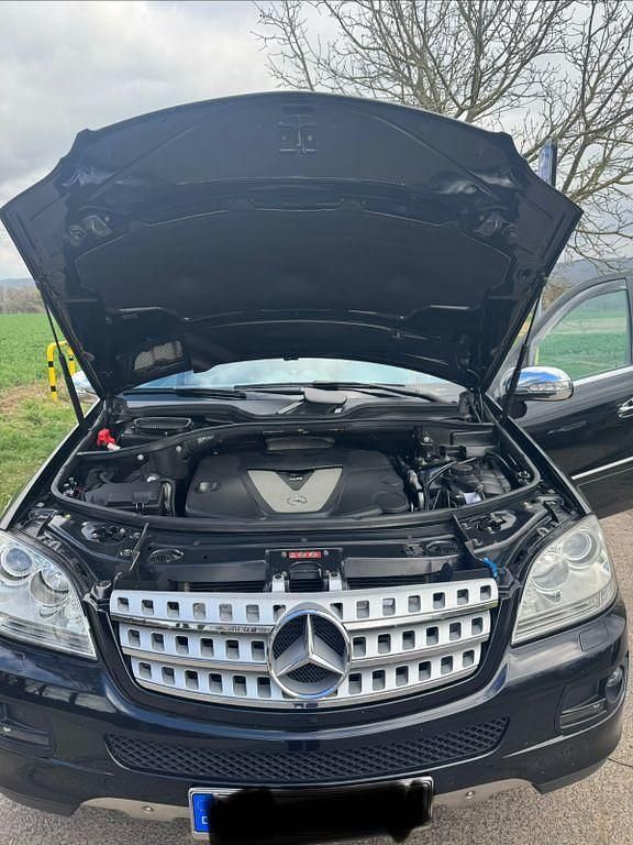 Gebraucht Mercedes ML280 190 PS (139 kW) 2008 Schwarz SUV
