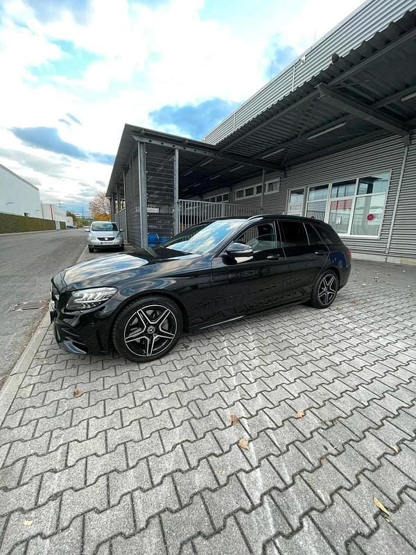 Gebraucht Mercedes C300 AMG 245 PS (180 kW) 2019 Schwarz Kombi